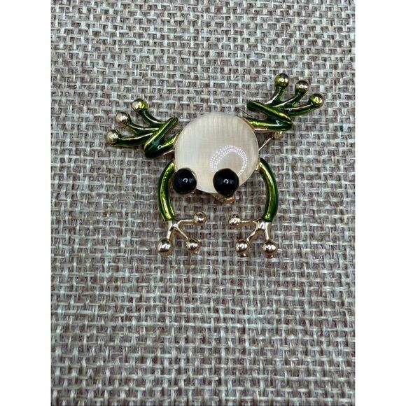 Lil' Green Froggy Brooch, Frog Pin, Jumping Frog - Picture 1 of 6